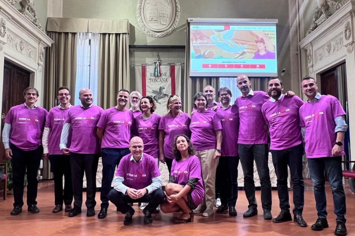 Consegna della maglietta ufficiale di Corri la Vita 2026